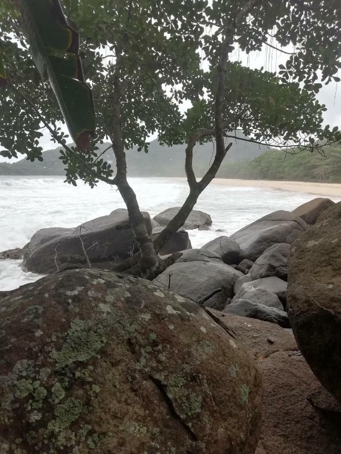 Villa Felix Suites E Chales Ubatuba Eksteriør bilde